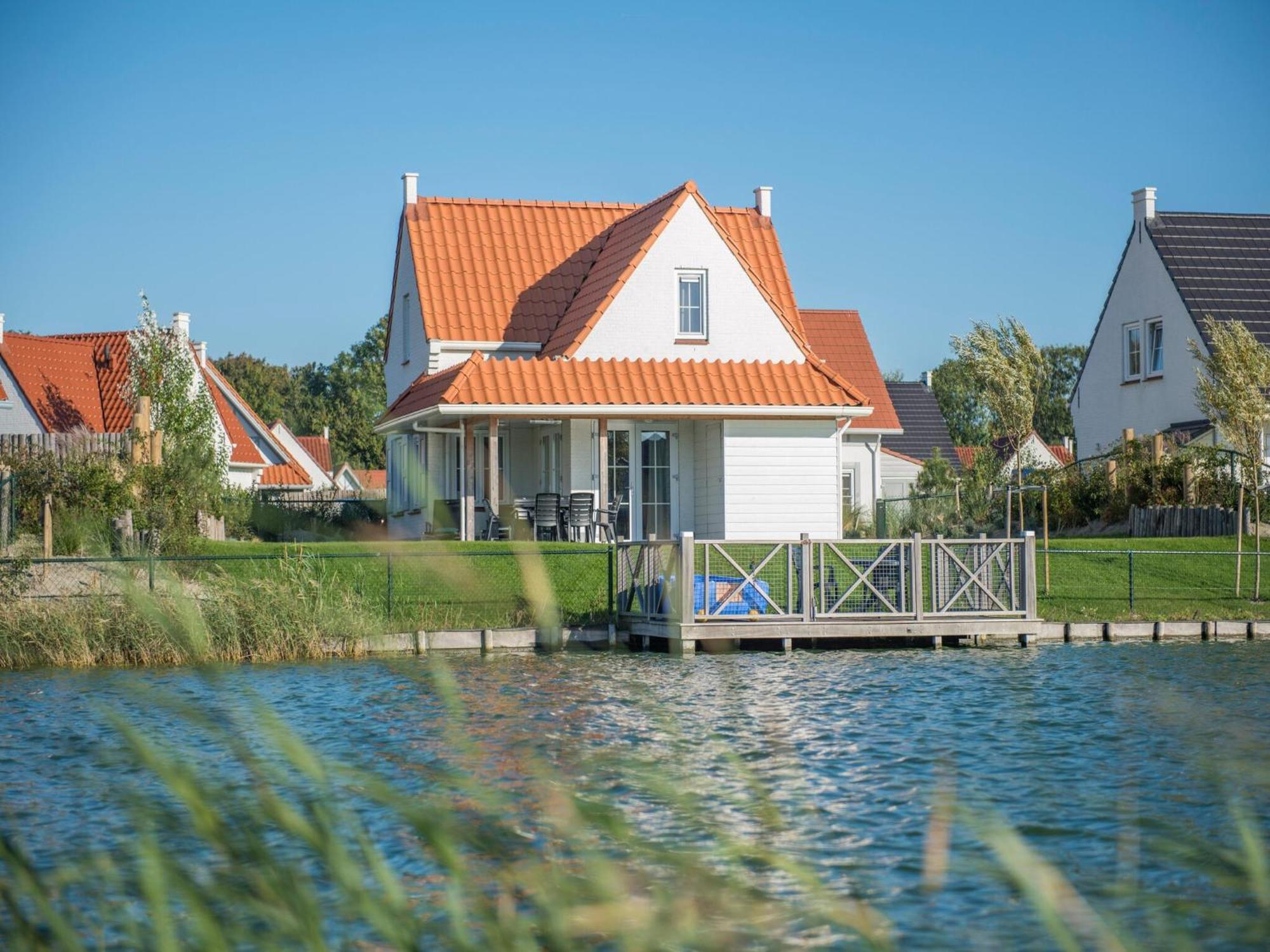 Detached 400 M From The Villa *
