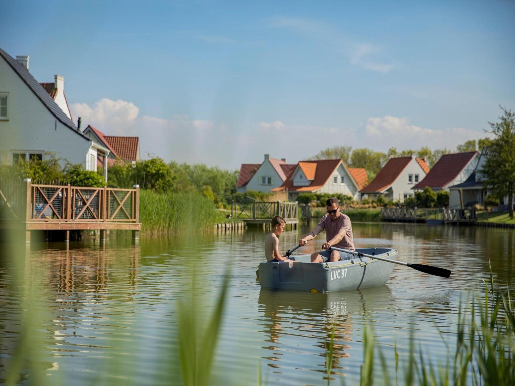 Detached 400 M From The Cadzand